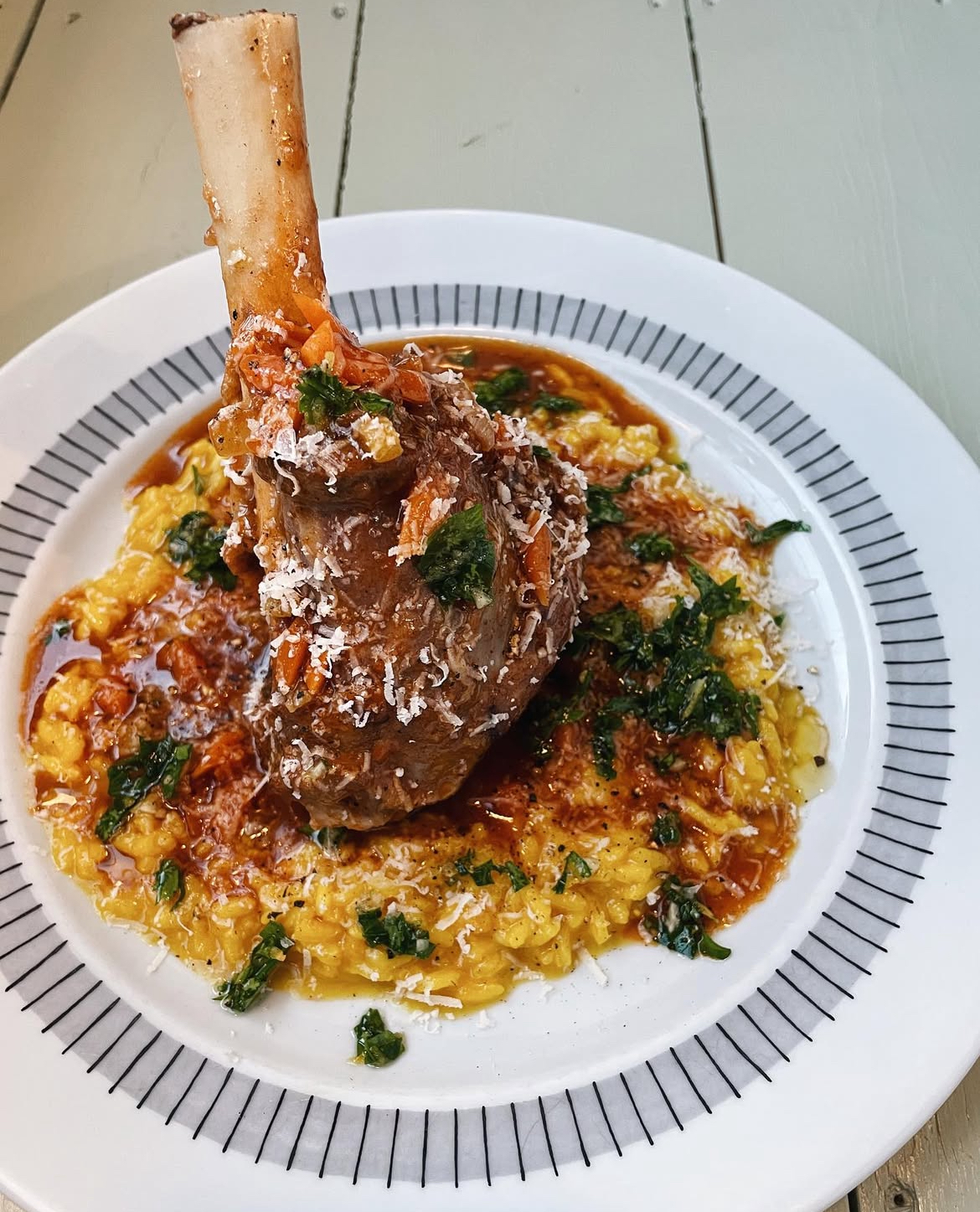 Osso Bocco på lammlägg med Risotto Milanese